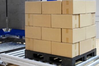 Pallets de plástico: armazene e transporte seus produtos de forma eficiente e sustentável com a Merchan Plásticos